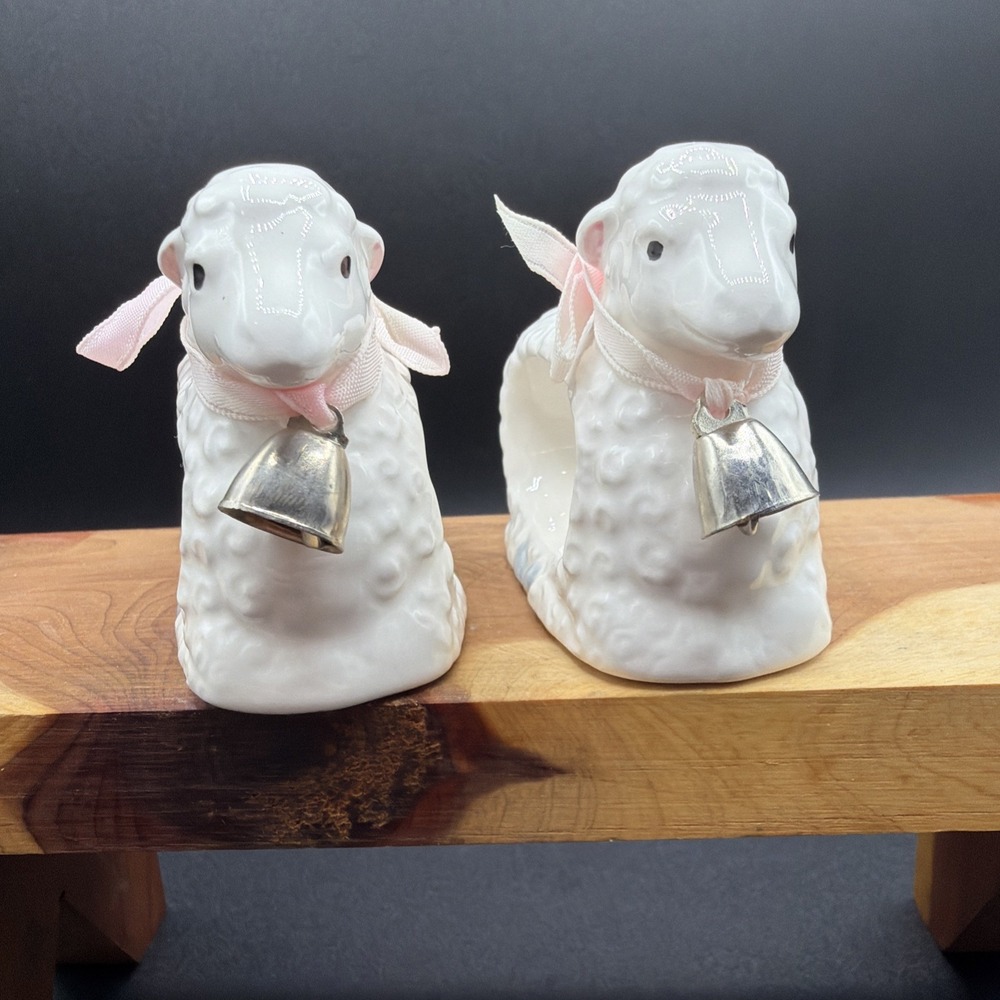 2 SHAFFORD JAPAN LAMB NAPKIN RINGS WITH BELLS AROUND NECK - CUTE!